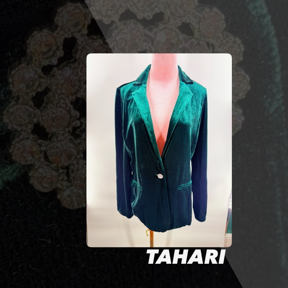 EUC Tahari Stretch Velvet Blazer